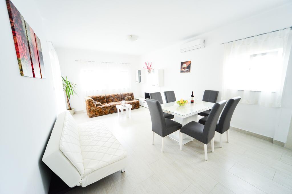 Apartments Valentina Petrčane Extérieur photo