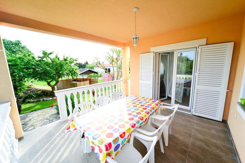 Apartments Valentina Petrčane Extérieur photo